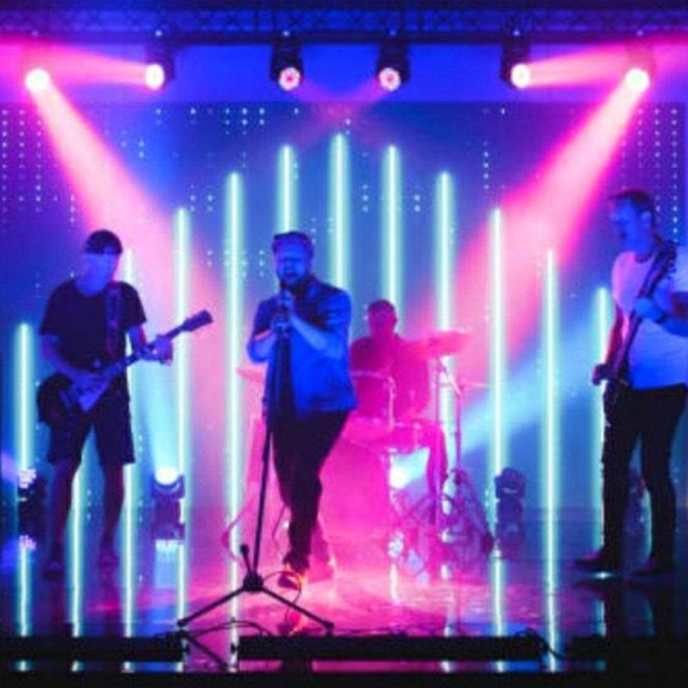 Groupe de musique sur scène